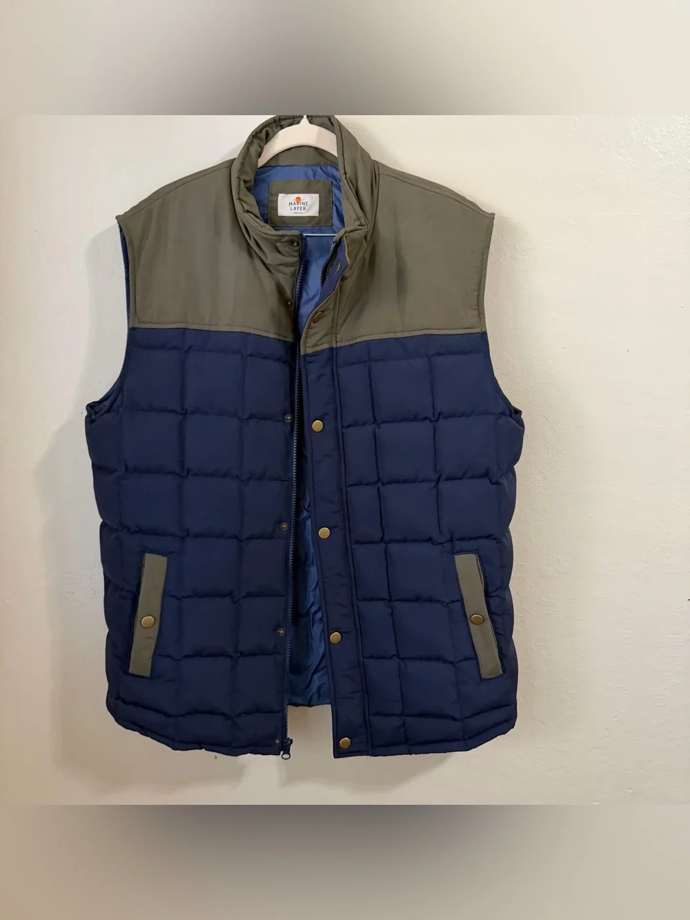 Marine Layer Sawyer Down Puffer Vest Mens M Full Zip Quilted Outdoor Gorpcore